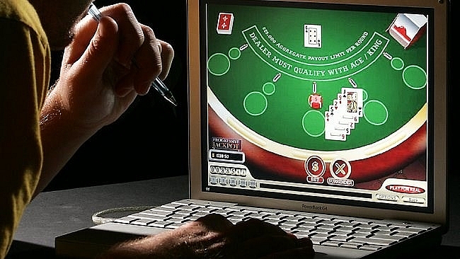 Chơi Slot Ăn Tiền Thật: Cách Chơi & Cổng Game Uy Tín 2025